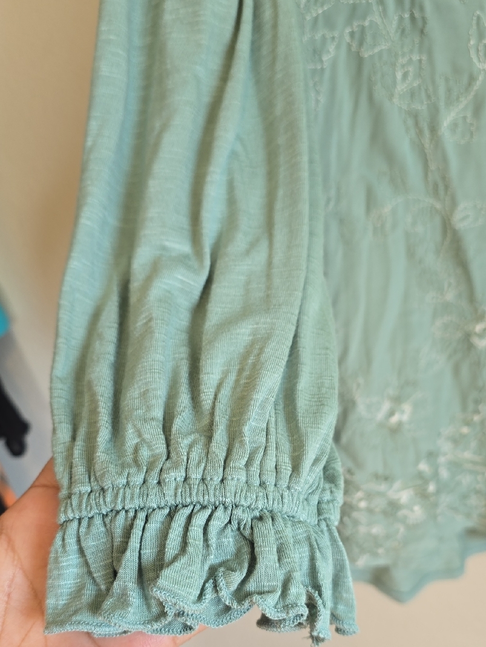 Democracy Sage Green Embroidered Button-Front Blouse Size Large Nwt. - Picture 3 of 5